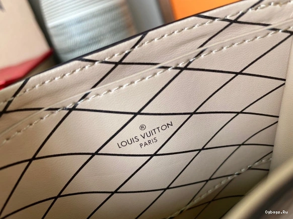 VERTICAL TRUNK LOUIS POCHETTE VUITTON 0114